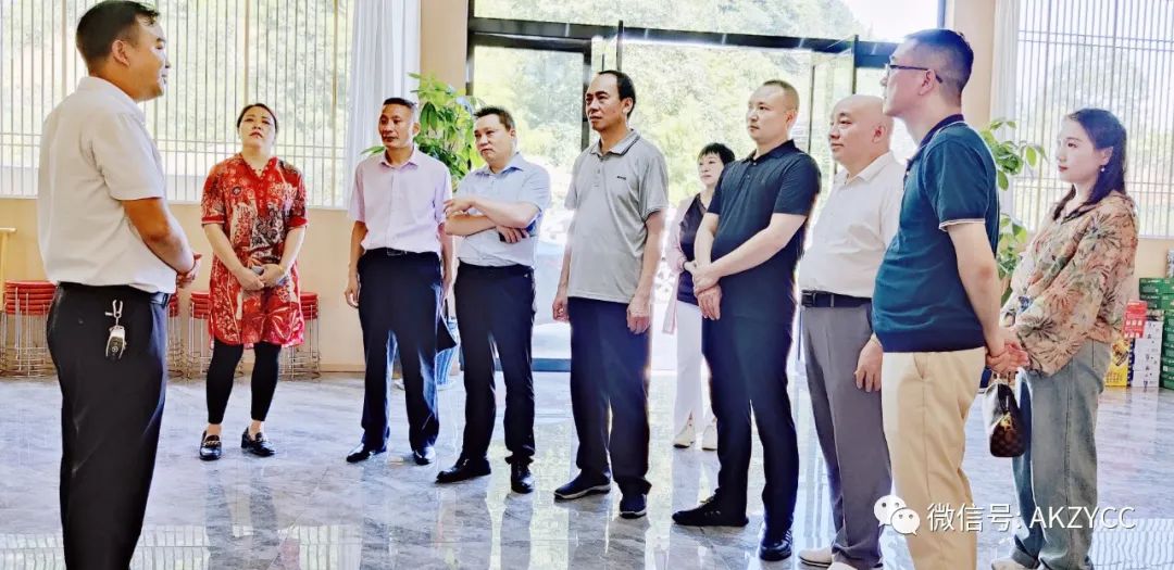 优米app ios监事长黄绪余带队走访会员企业