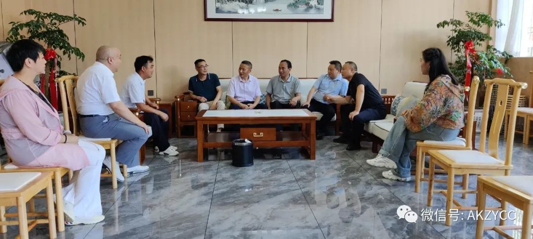 优米app ios监事长黄绪余带队走访会员企业